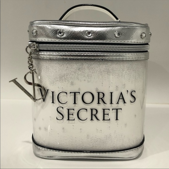 NEW VICTORIA’S SECRET MAKEUP AND TRAVEL CASE! - Picture 2 of 5